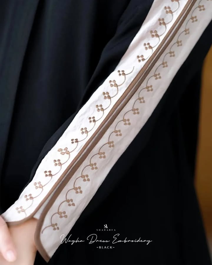 Wayha Dress Embroidery - Image 9