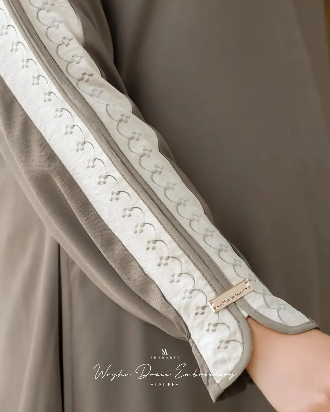 Wayha Dress Embroidery - Image 11