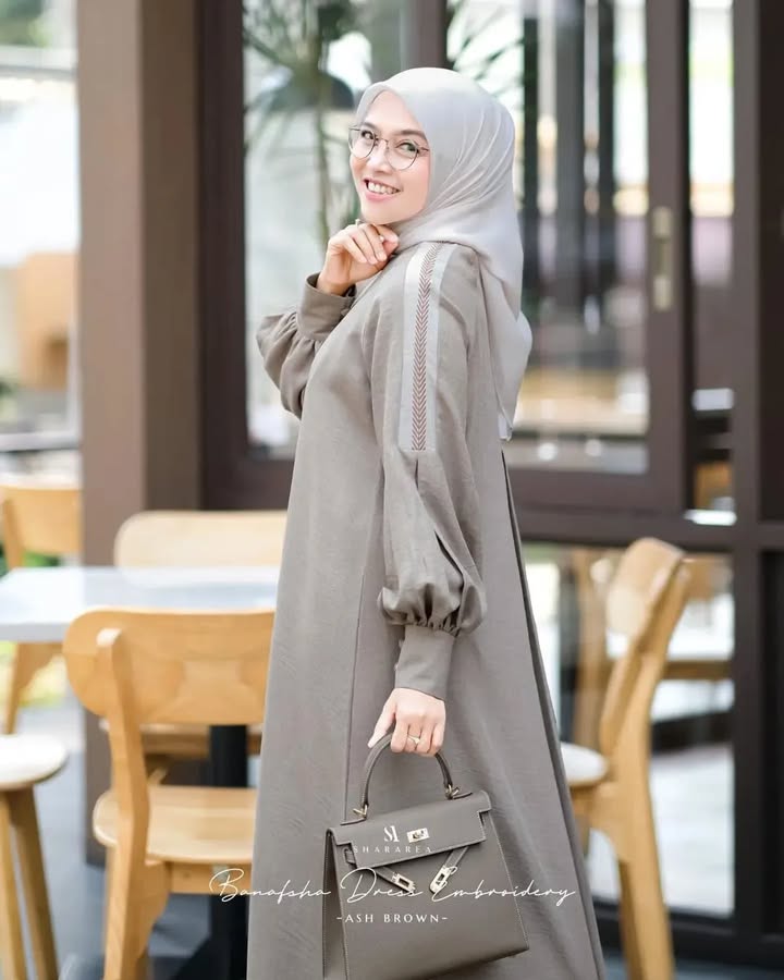 Banafsha Dress Embroidery - Image 5