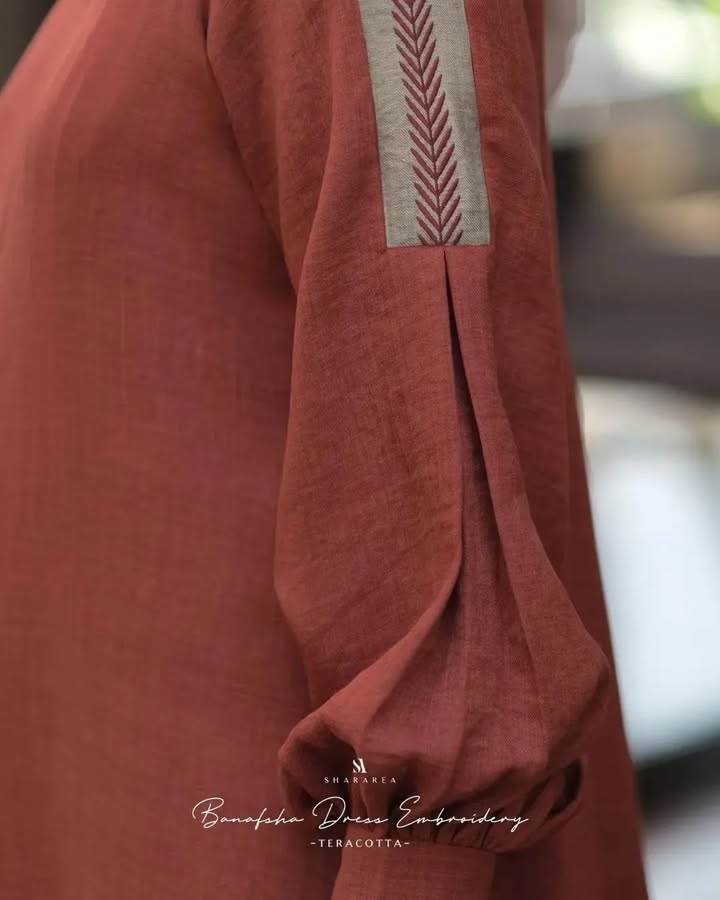 Banafsha Dress Embroidery - Image 9