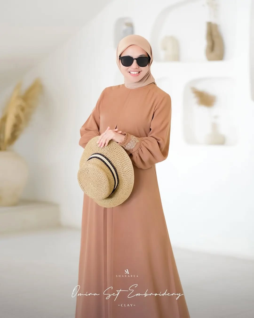 Omira Set Embroidery - Image 2