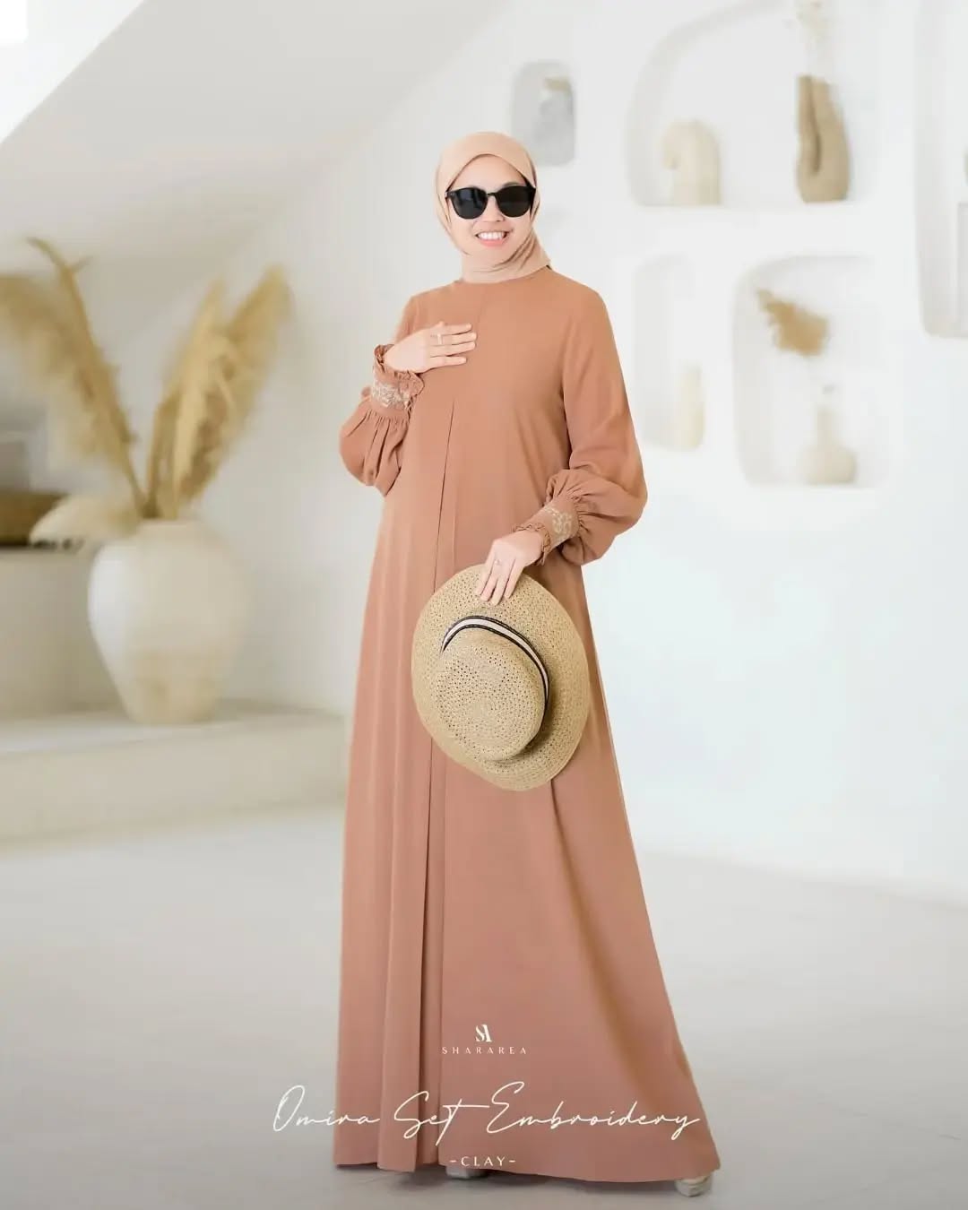 Omira Set Embroidery