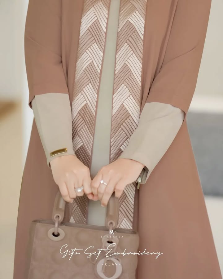 Gita Set Embroidery - Image 6