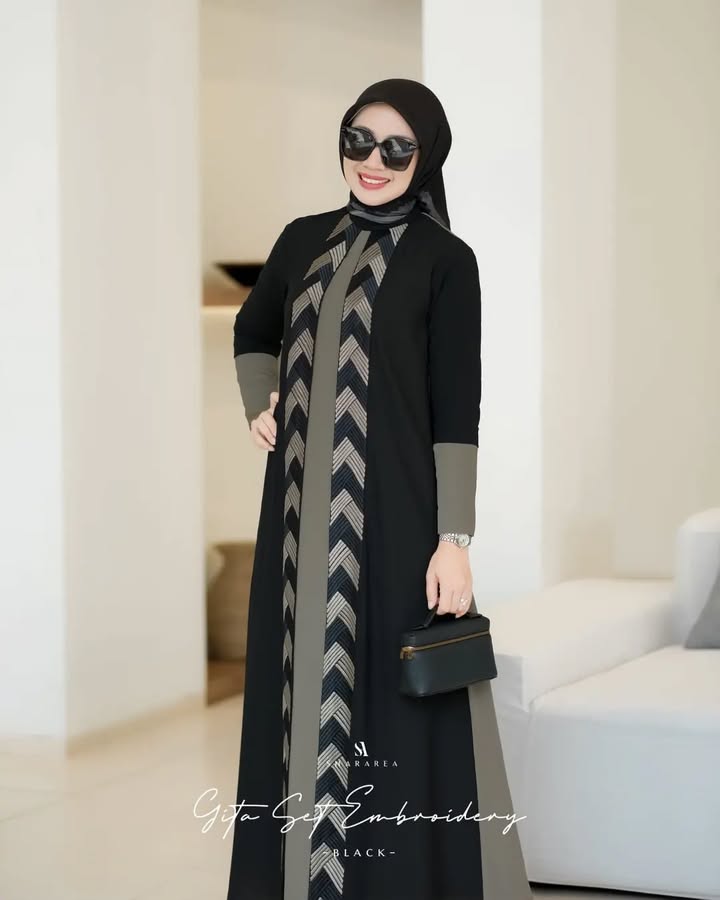 Gita Set Embroidery - Image 12