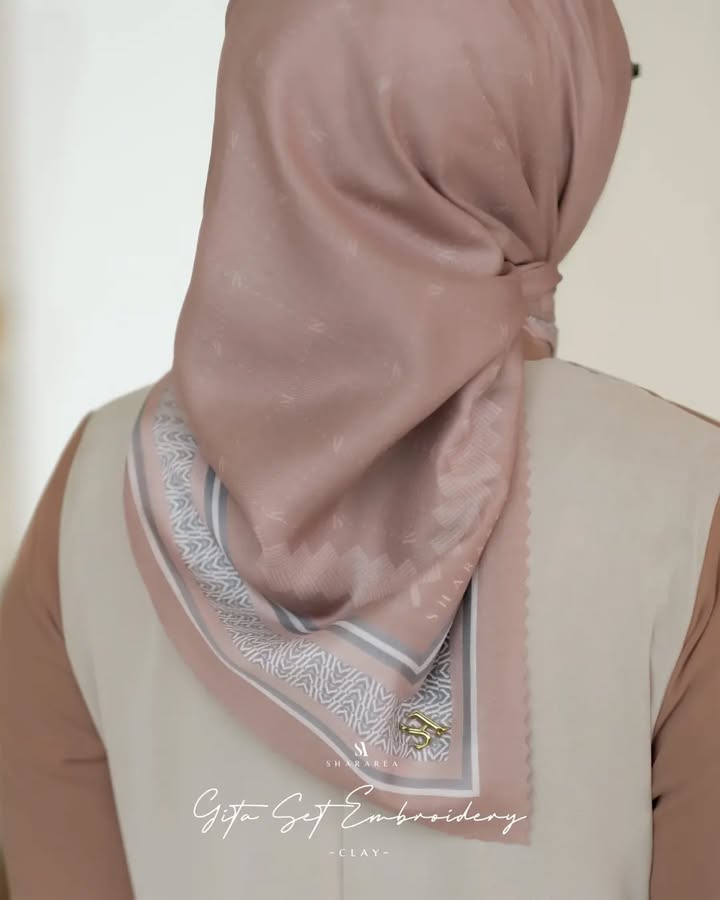 Gita Set Embroidery - Image 7