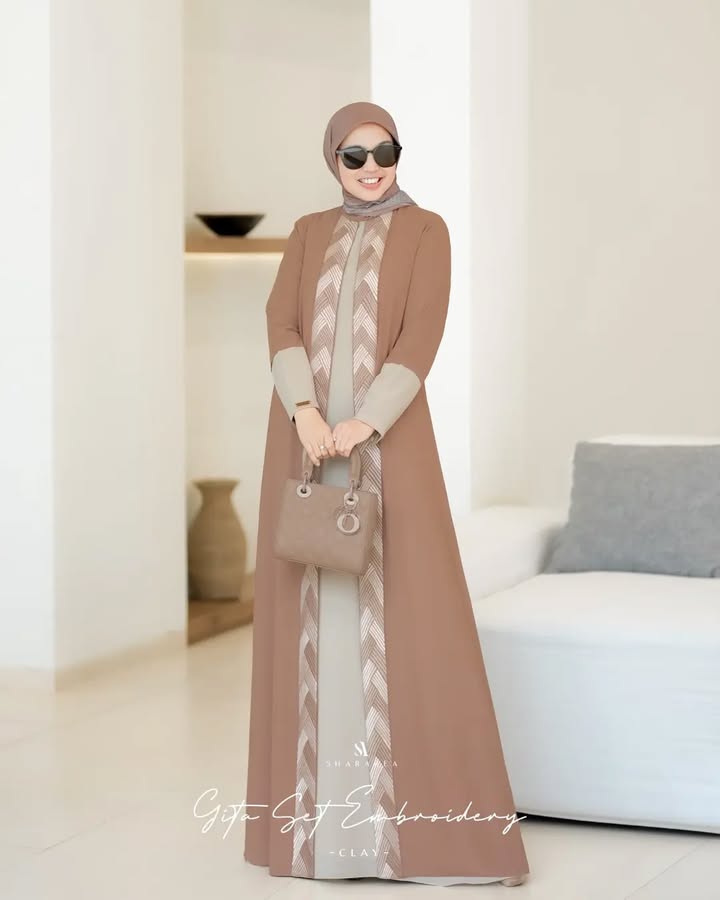 Gita Set Embroidery - Image 3