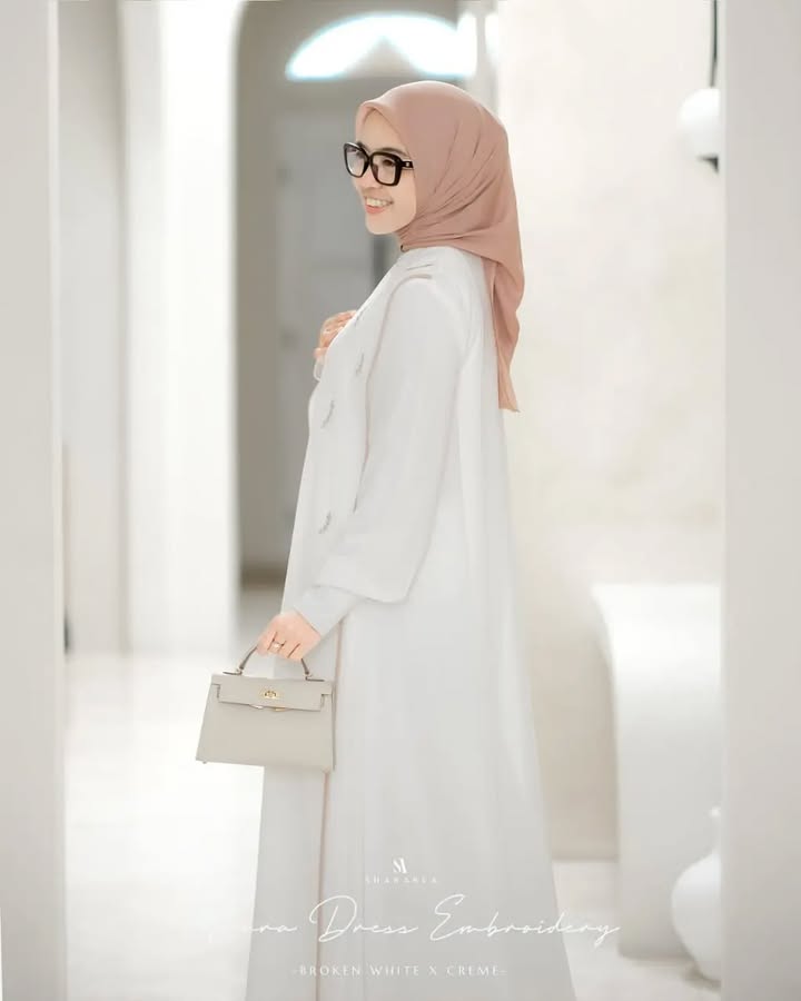 Amara Dress Embroidery - Image 12