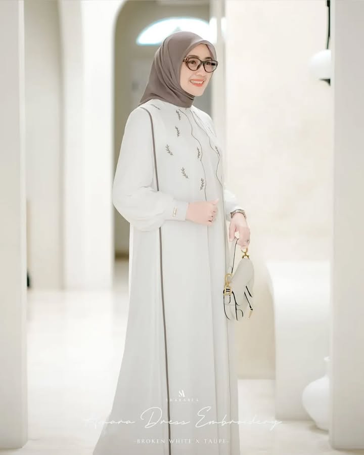 Amara Dress Embroidery - Image 9