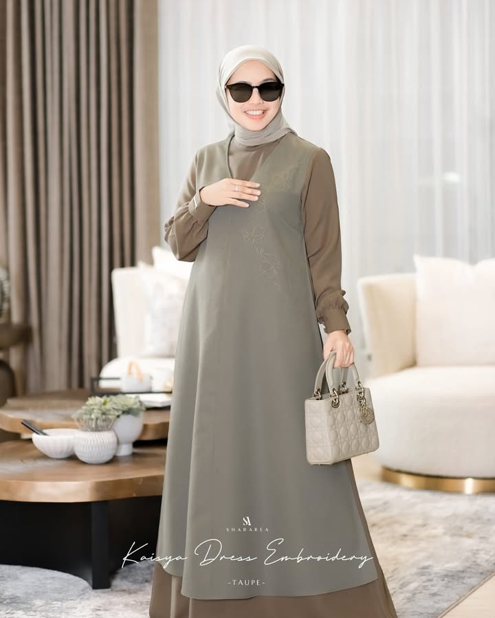 Kaisya Dress Embroidery - Image 3