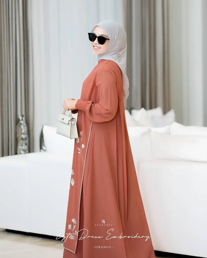 Zyta Dress Embroidery - Image 3