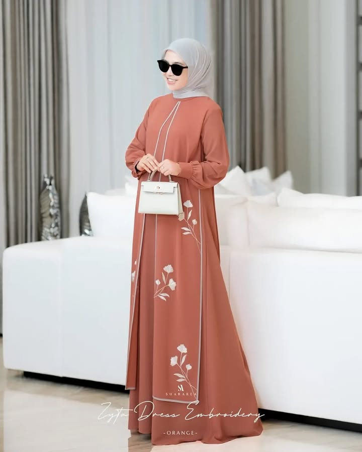 Zyta Dress Embroidery - Image 2