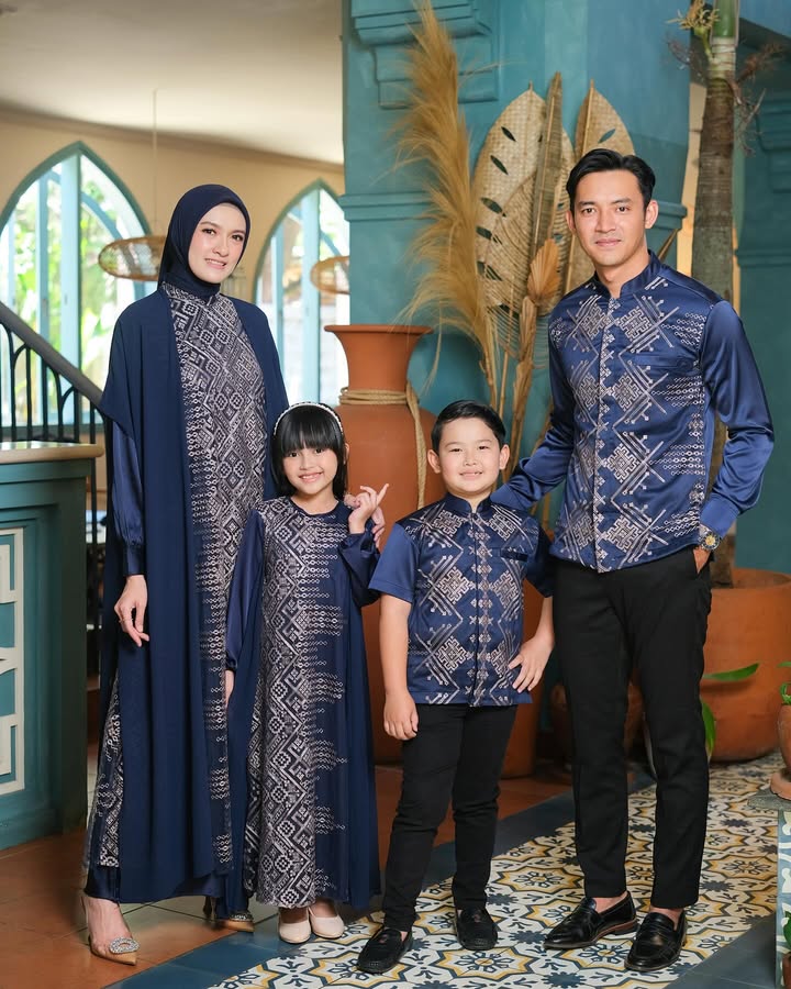 Mika Set Family – Navy