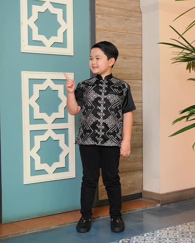 Mika Set Family - Black - Image 5