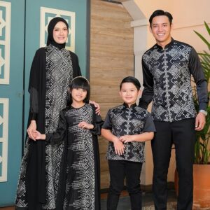 Mika Set Family - Black