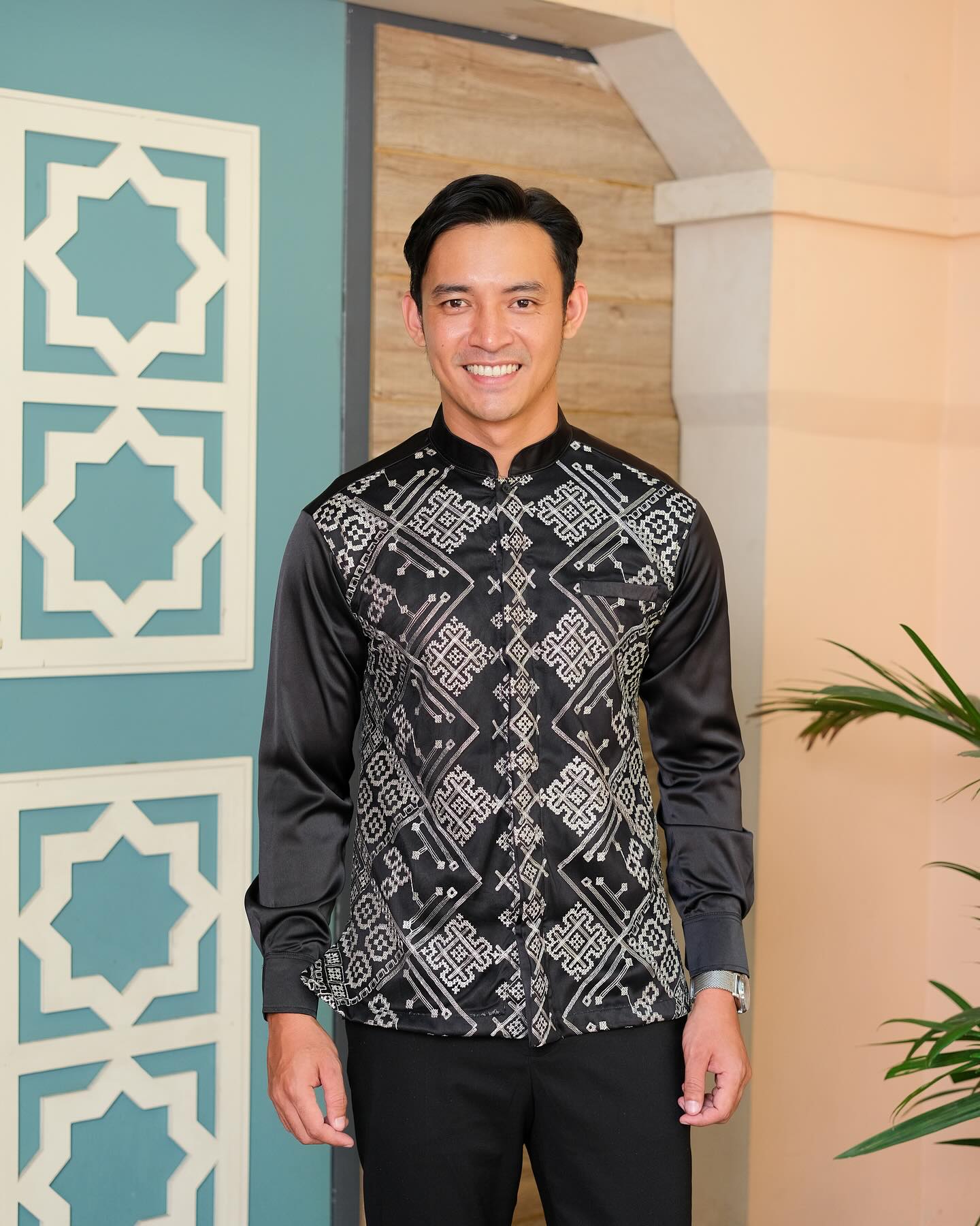 Mika Set Family - Black - Image 3