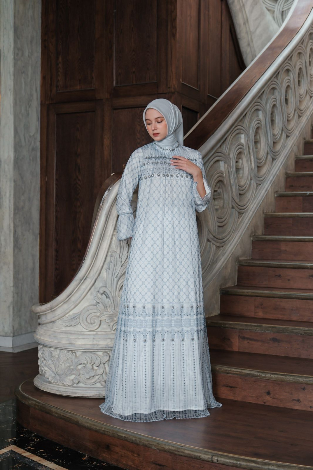 Aleeza Family Set – White Blue