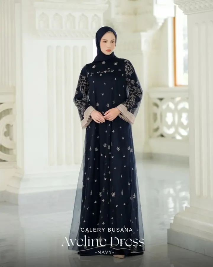 Aveline Dress